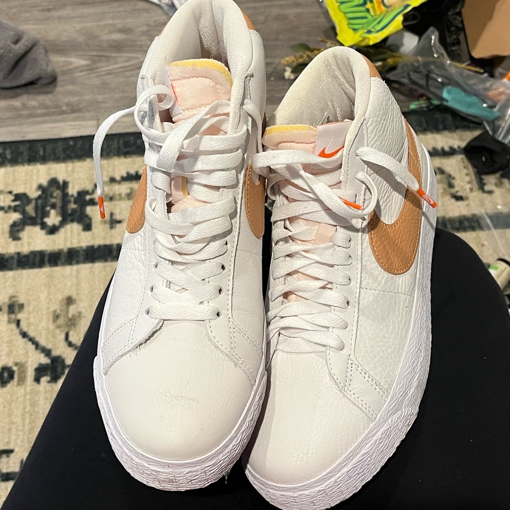 High top Nikes